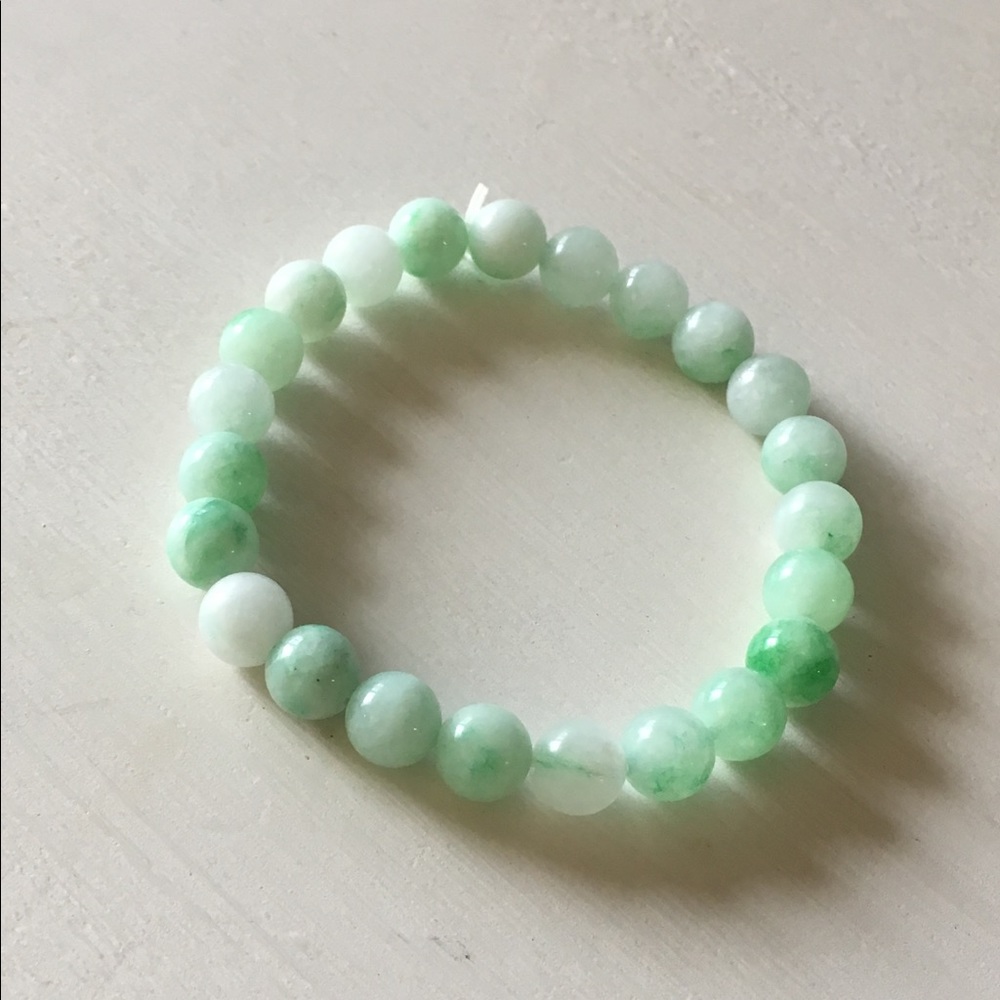🎀 Stretchy Green Jade Stone Bracelet